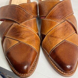 Bed/Stu Mayra pecan rustic in Size 6.5